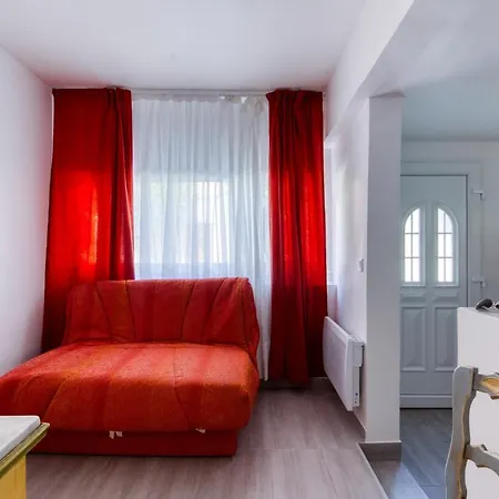 Casa Marina Hostel *