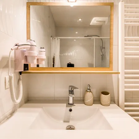 Casa Marina Hostel Antibes